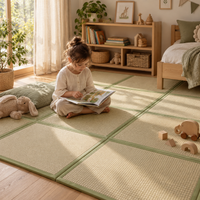 Espace tatami au sol pour lire avec un enfant